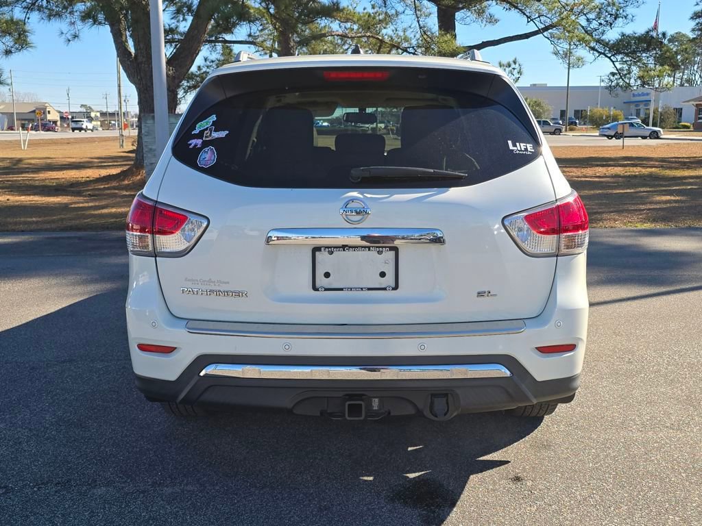 Used 2015 Nissan Pathfinder SL w/ SL Premium Package image 4