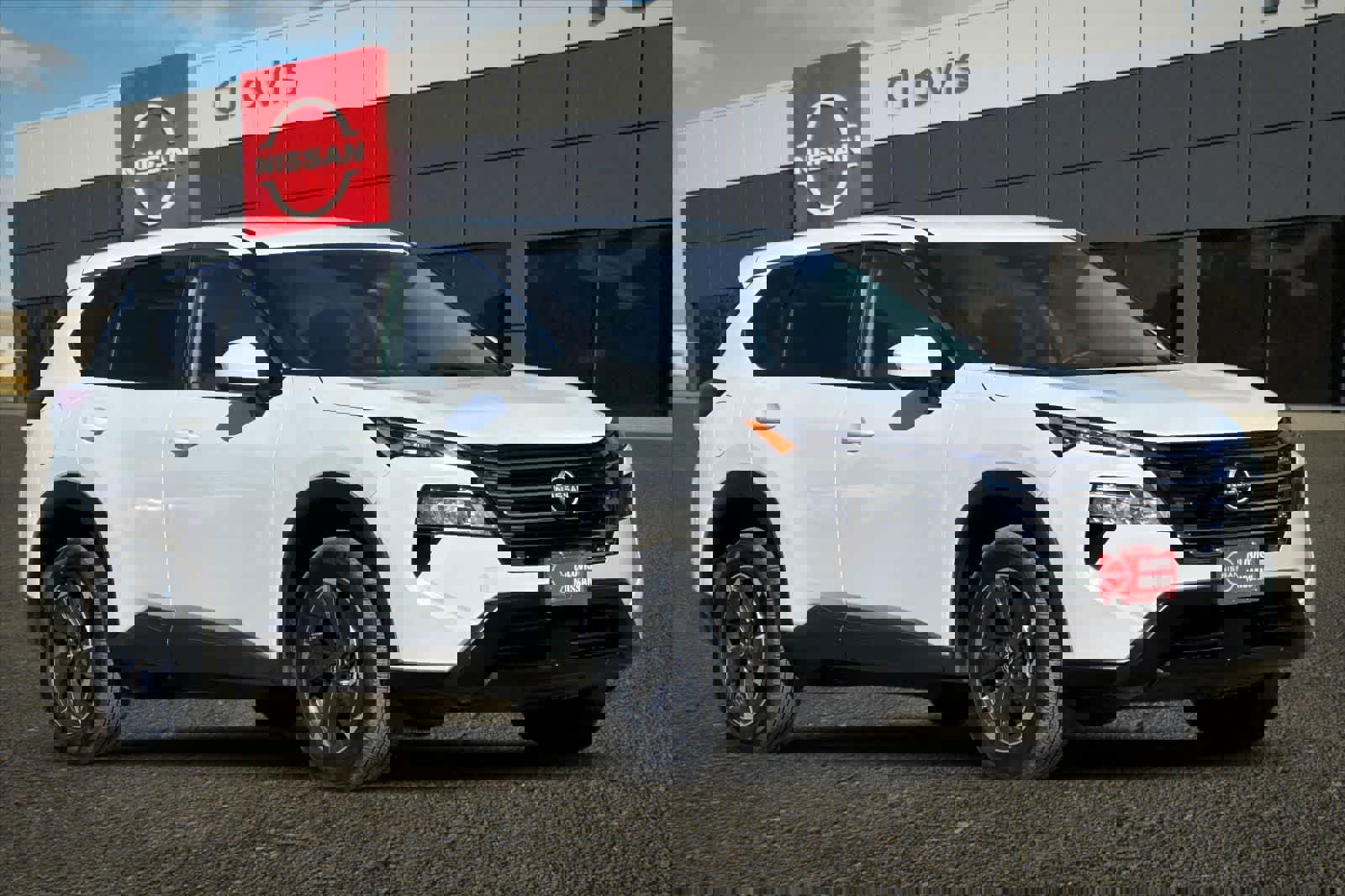 Used 2024 Nissan Rogue SV image 10