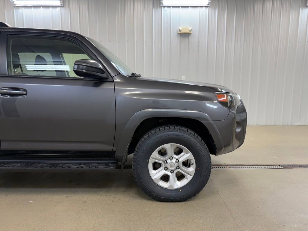 Used 2020 Toyota 4Runner SR5 AWD/4WD image 4