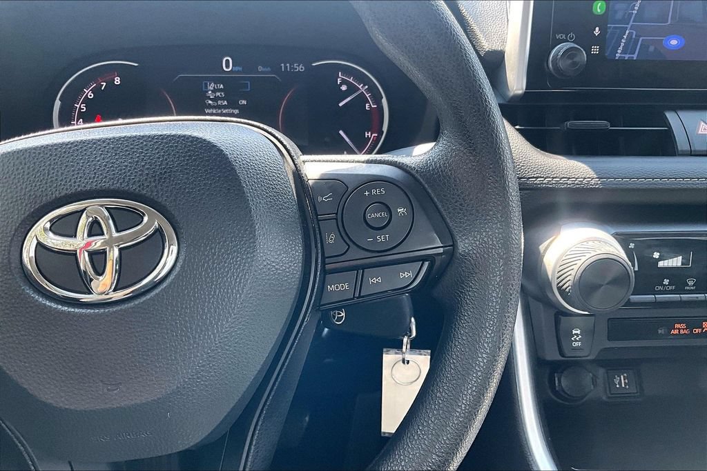 Used 2024 Toyota RAV4 LE AWD/4WD image 26