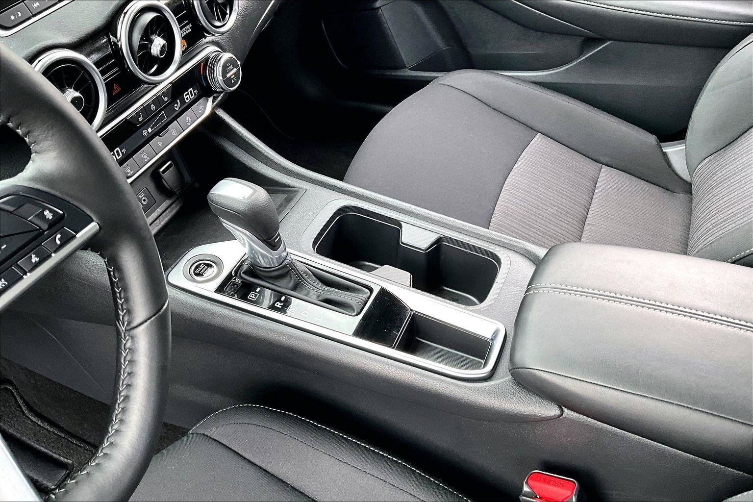 Used 2025 Nissan Sentra SV w/ All-Weather Package FWD image 18