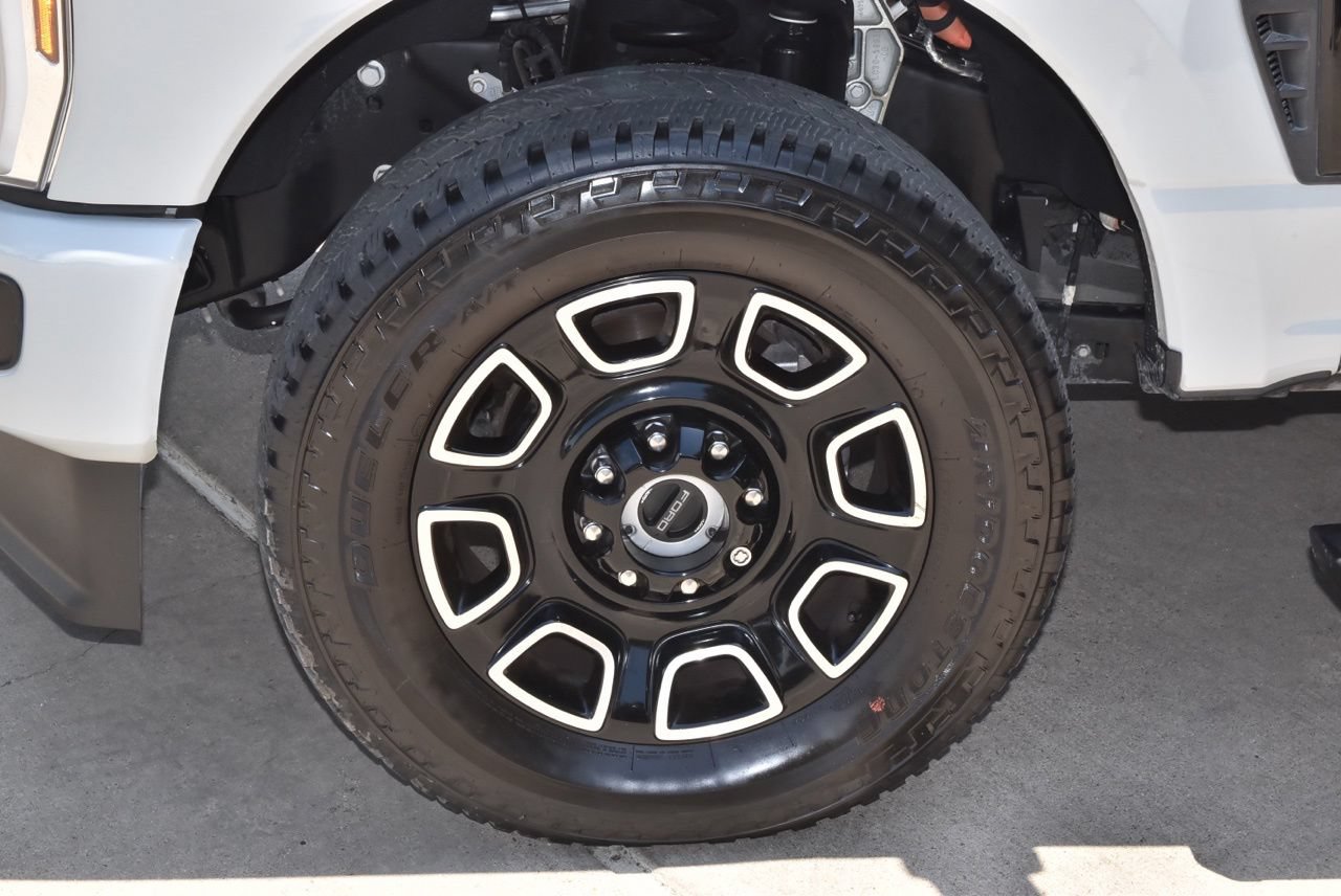 Used 2025 Ford F250 Platinum AWD/4WD image 40