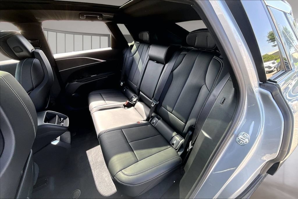 New 2026 Cadillac Lyriq Luxury RWD image 10