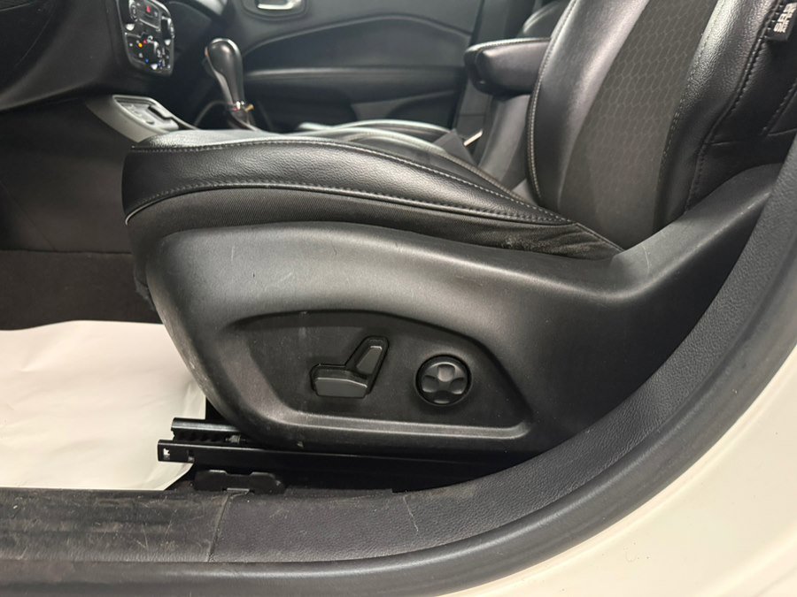 Used 2021 Jeep Compass Latitude w/ Convenience Group FWD image 27