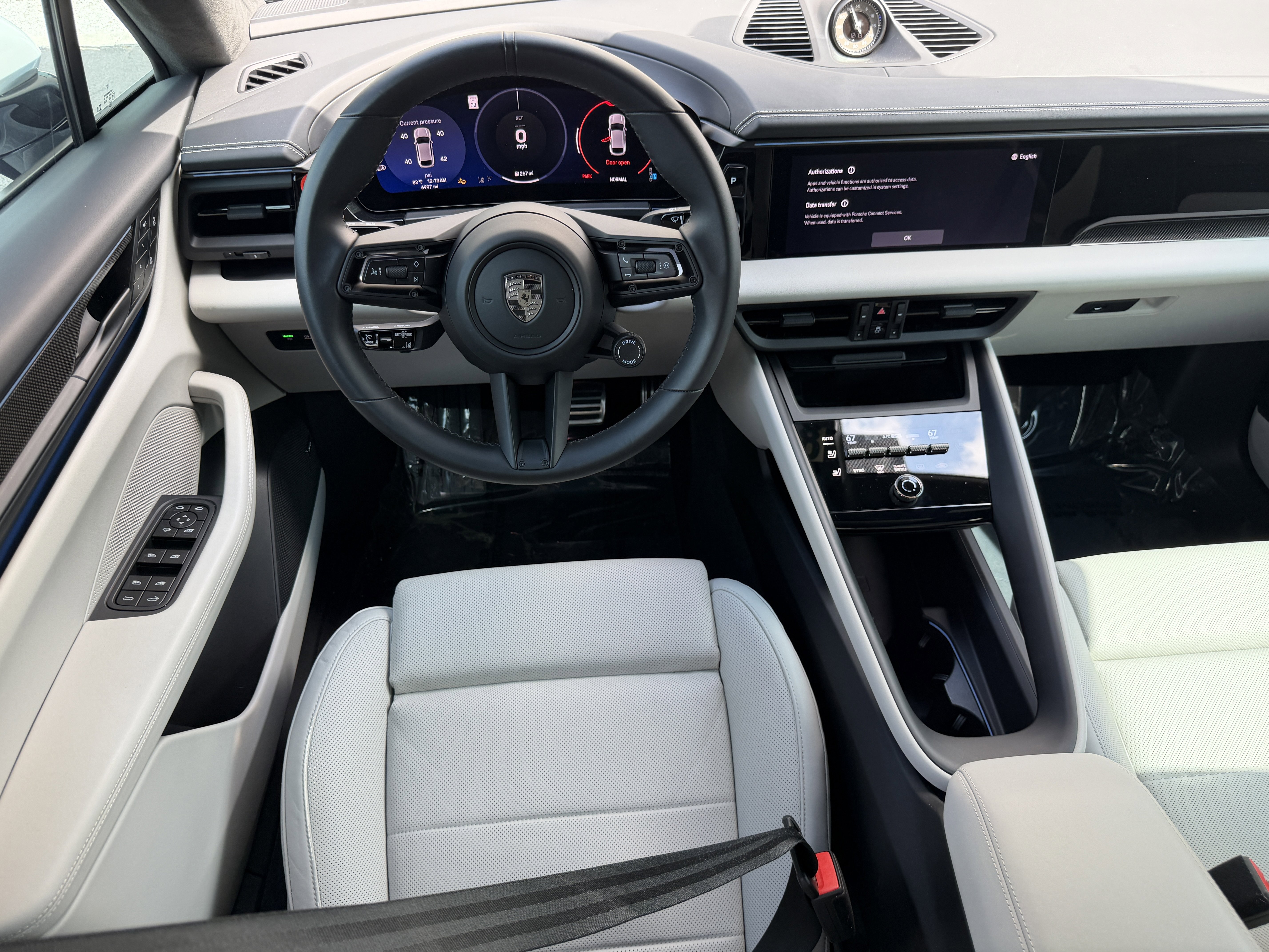 Certified 2024 Porsche Macan Turbo Electric image 16