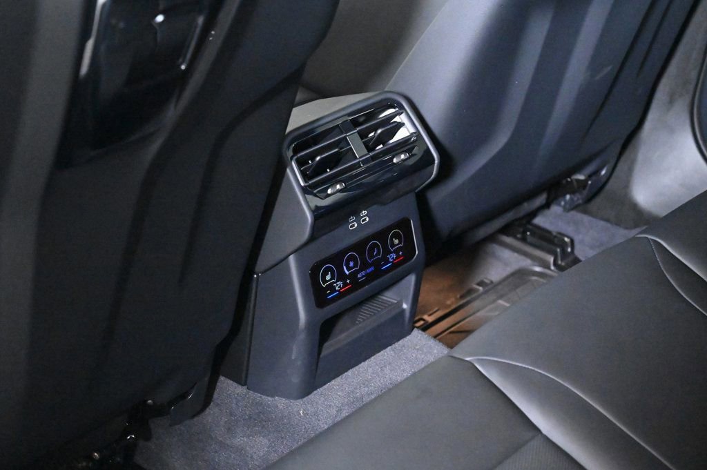 Used 2026 BMW M5 Touring w/ M Driver's Package image 18