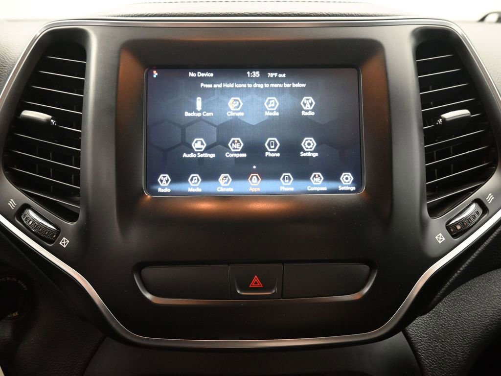 Used 2019 Jeep Cherokee Latitude w/ Popular Appearance Group AWD/4WD image 16