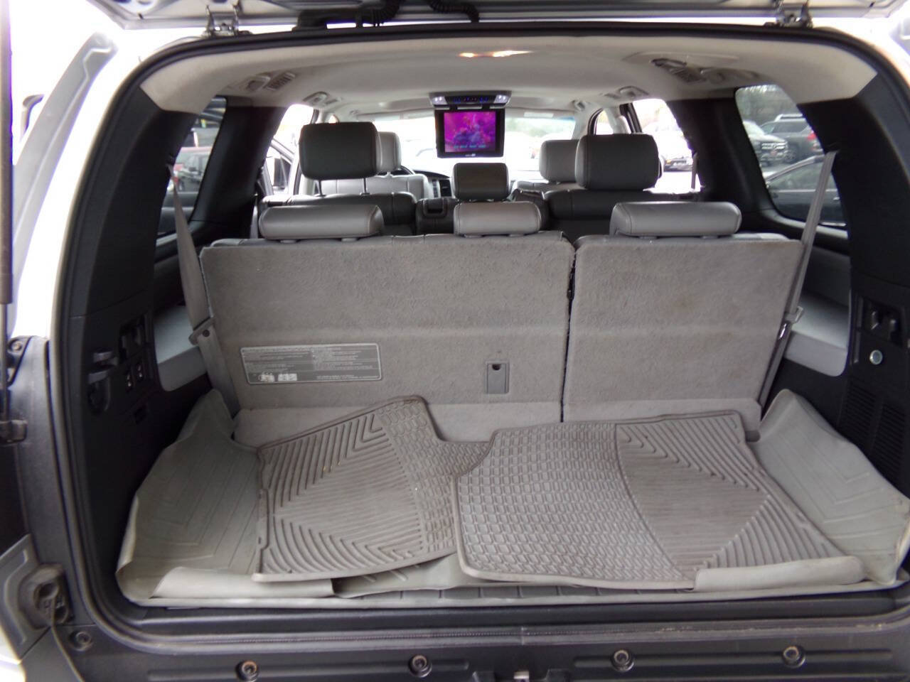 Used 2011 Toyota Sequoia SR5 w/ Premium Pkg AWD/4WD image 18