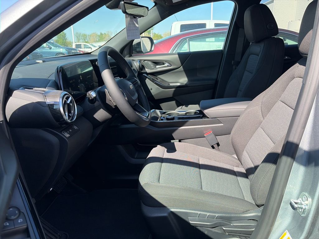 New 2026 Chevrolet Equinox LT w/ Safety and Technology Package FWD image 14