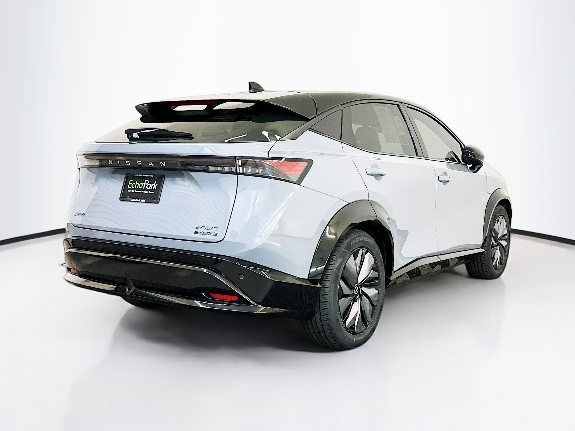 Used 2023 Nissan Ariya AWD image 9