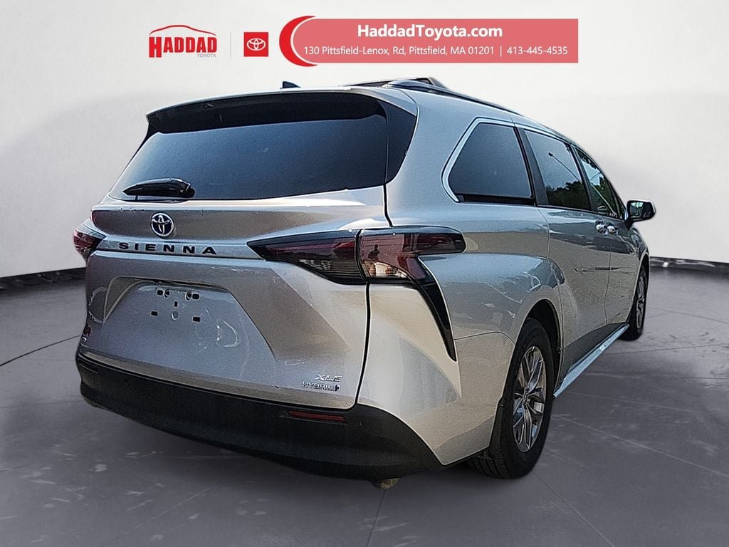 Used 2023 Toyota Sienna XLE w/ XLE Plus Package AWD/4WD image 6