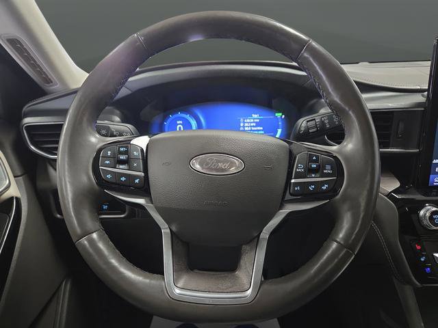 Used 2023 Ford Explorer Platinum w/ Technology Package image 18