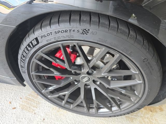 Used 2018 Audi R8 V10 w/ 20" Wheel Package RWD image 5