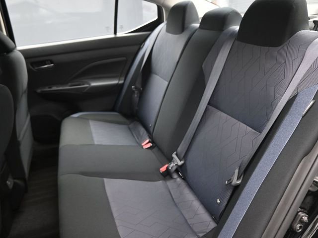 Used 2025 Nissan Versa SV image 2