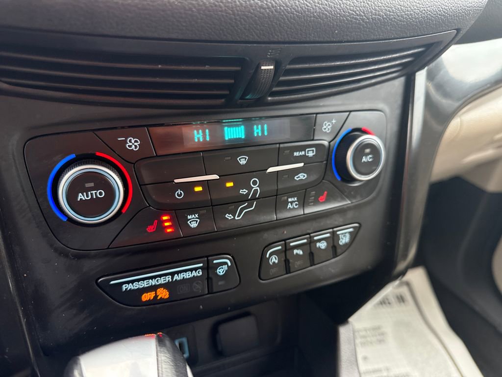 Used 2019 Ford Escape Titanium image 38