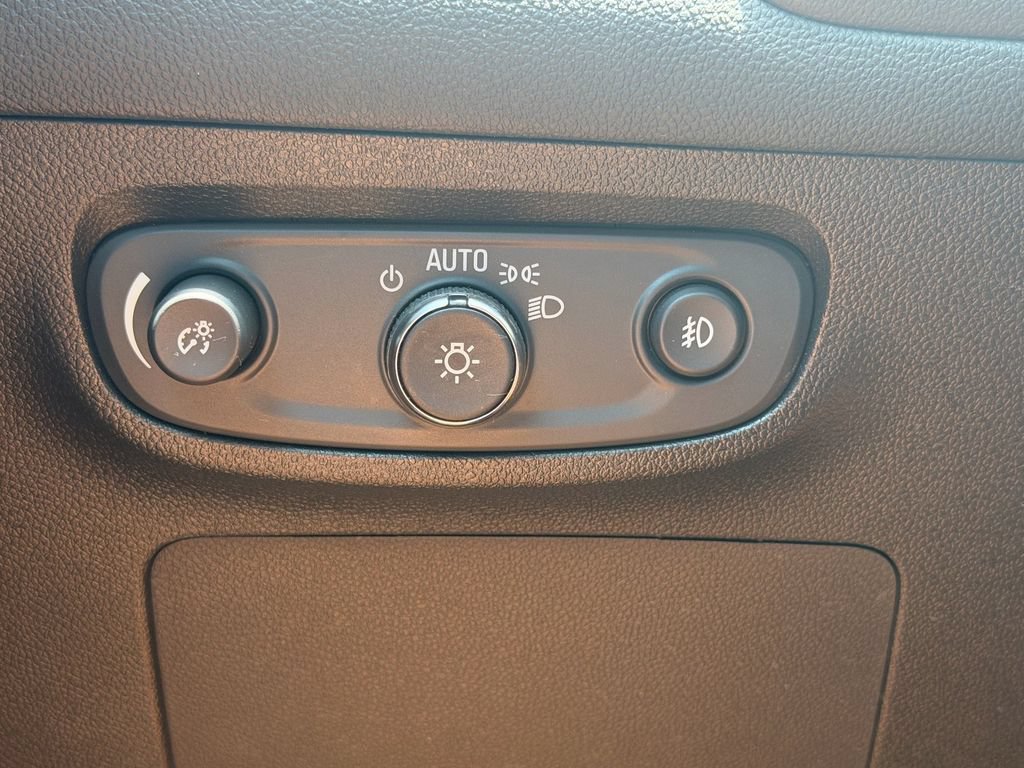 Used 2020 Buick Encore GX Select w/ Experience Buick Package FWD image 31