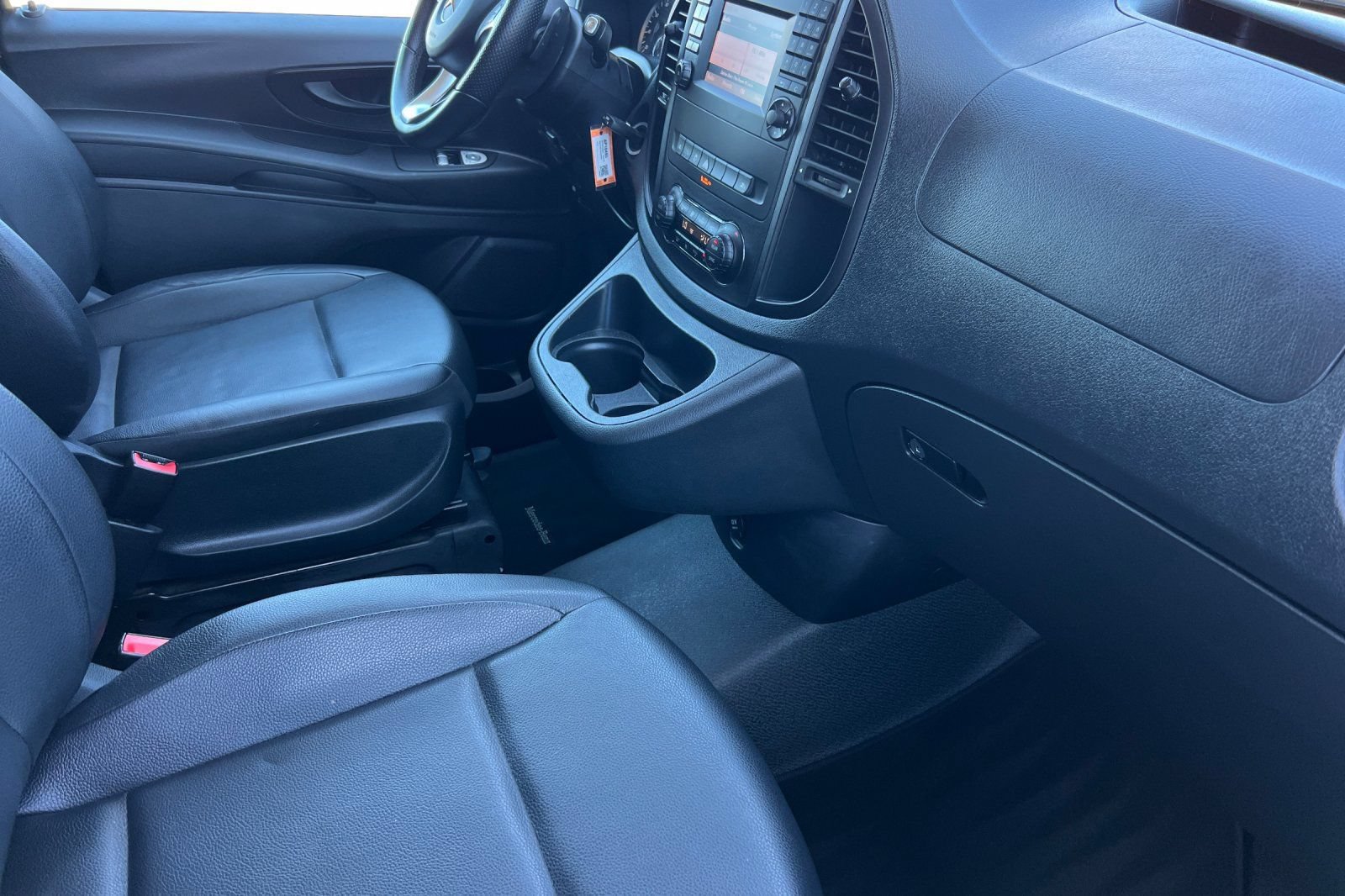 Used 2018 Mercedes-Benz Metris Passenger image 19