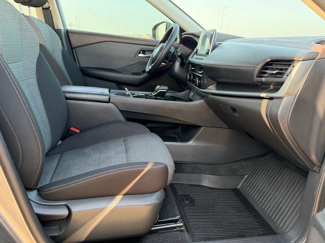 Certified 2023 Nissan Rogue SV FWD image 34