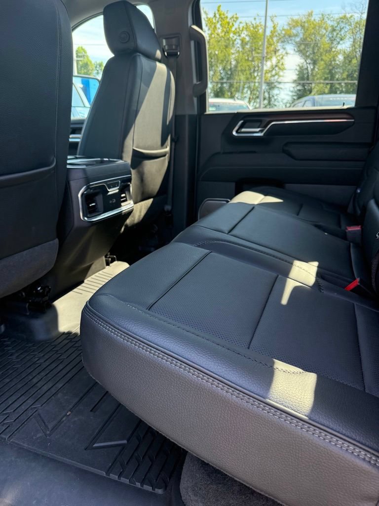 Used 2024 GMC Sierra 2500 Denali w/ Denali Reserve Package AWD/4WD image 18