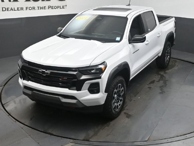 Used 2024 Chevrolet Colorado Z71 w/ Z71 Convenience Package 2 AWD/4WD image 49