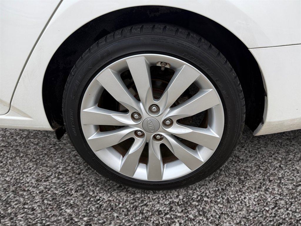 Used 2011 Kia Forte SX image 15