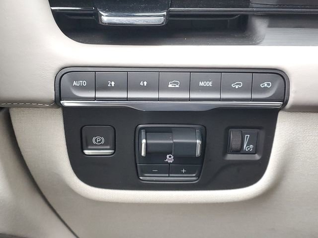 Certified 2024 Cadillac Escalade Premium Luxury Platinum image 8
