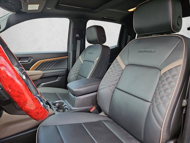 Used 2025 GMC Canyon Denali AWD/4WD image 12