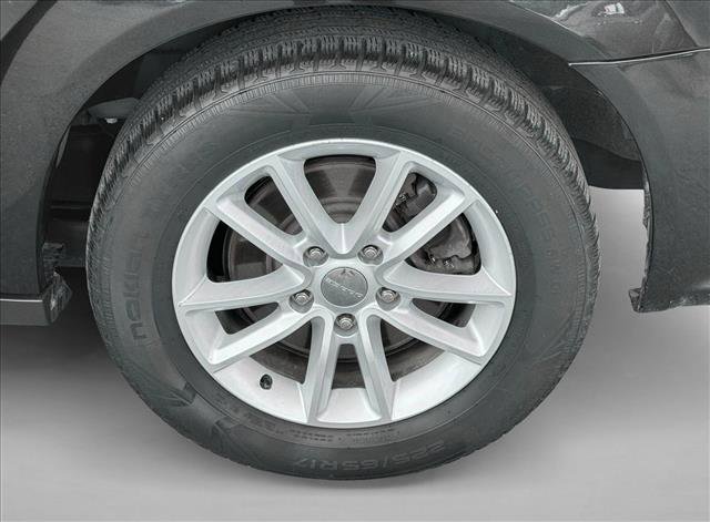 Used 2019 Dodge Grand Caravan SXT image 9