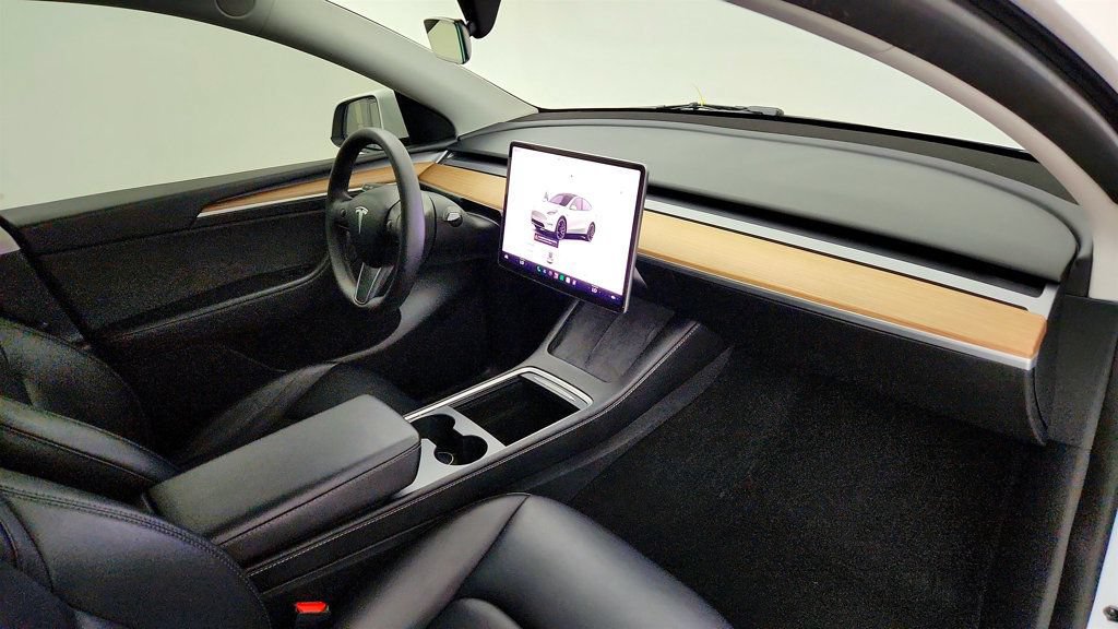 Used 2024 Tesla Model Y Performance AWD/4WD image 29