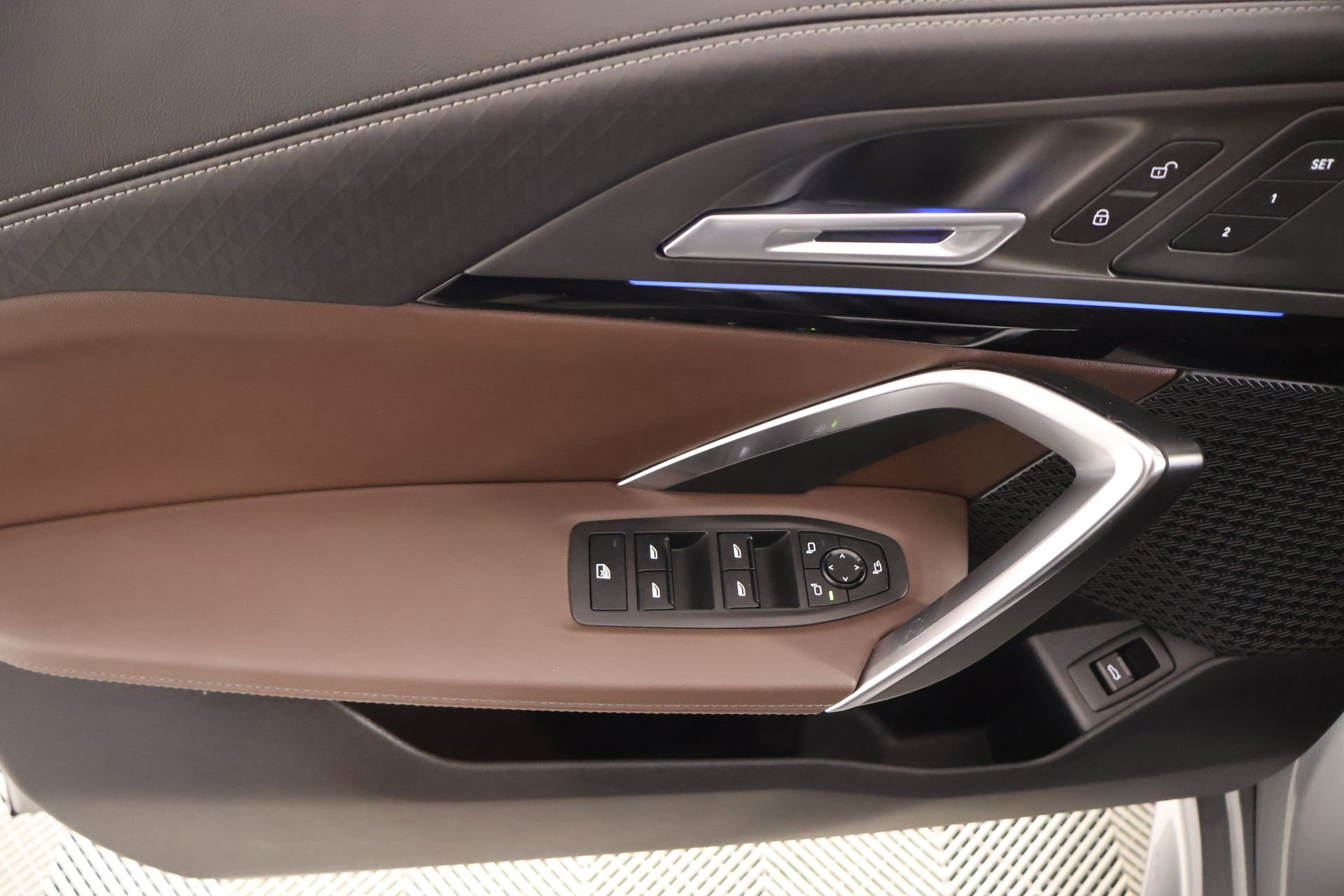 Used 2025 BMW X2 xDrive28i w/ M Sport Package image 17