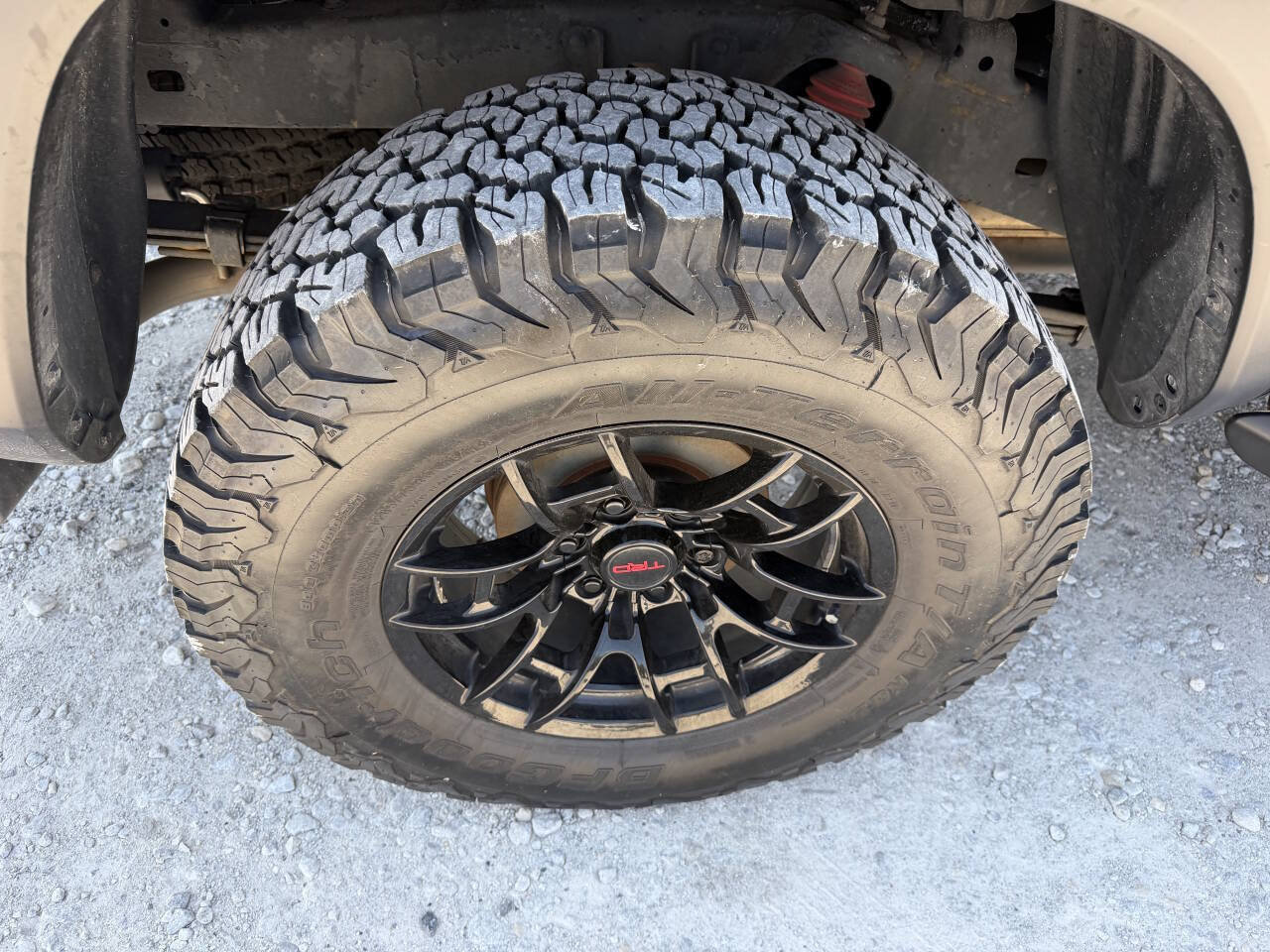 Used 2022 Toyota Tacoma TRD Off-Road w/ TRD Premium Off Road Package AWD/4WD image 11