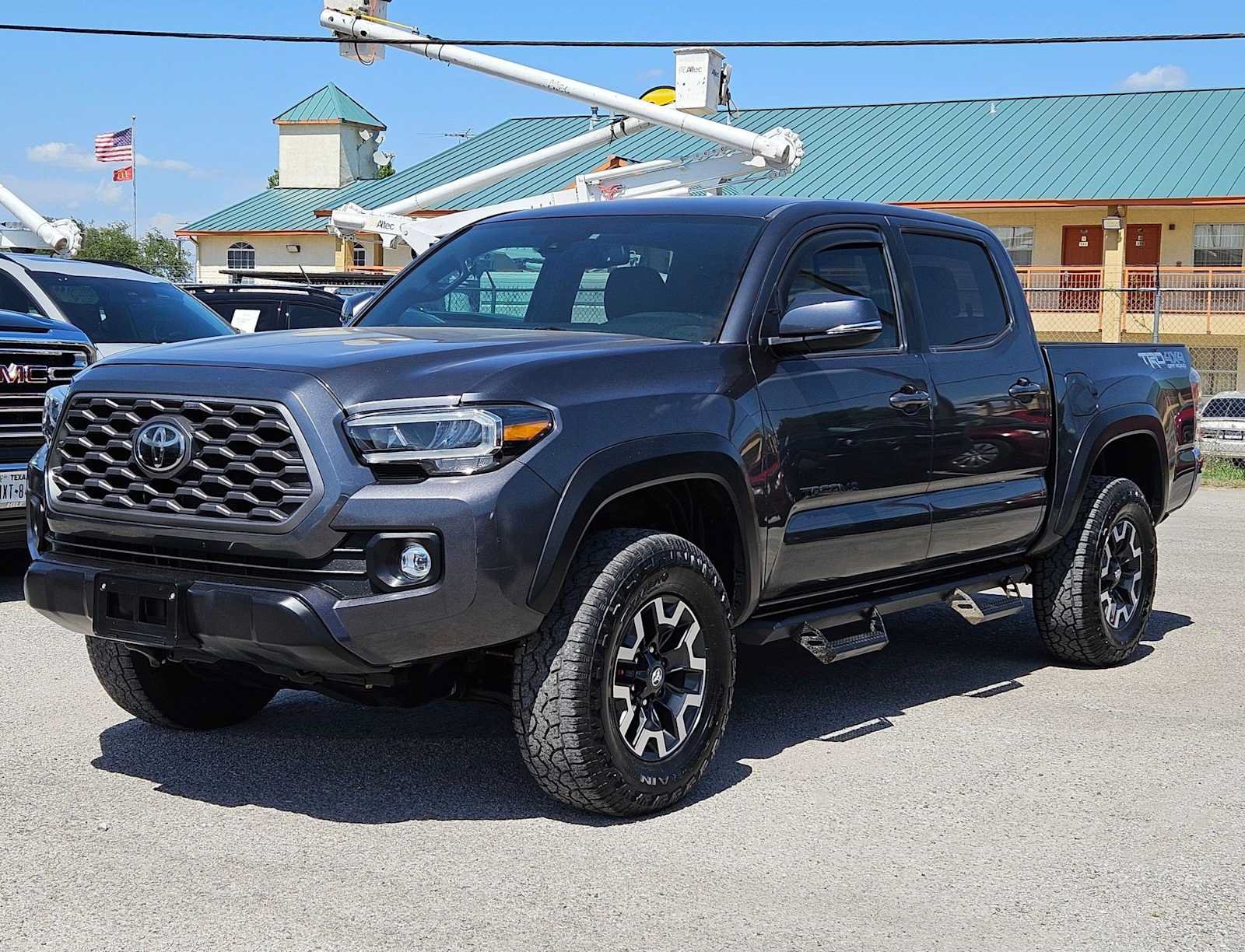 Used 2021 Toyota Tacoma TRD Off-Road AWD/4WD image 10