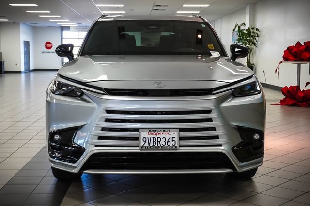 Certified 2025 Lexus TX 500h AWD w/ Technology Package image 4