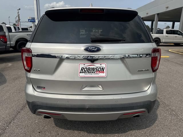 Used 2016 Ford Explorer XLT w/ Equipment Group 202A FWD image 6