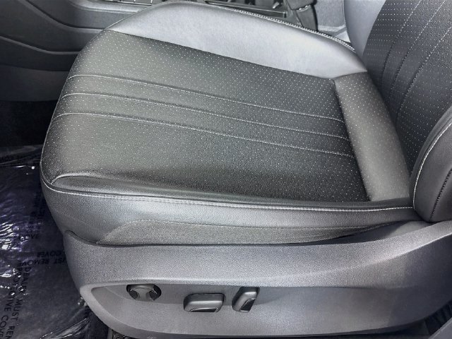 Certified 2023 Volkswagen Tiguan SE w/ Panoramic Sunroof Package AWD/4WD image 17