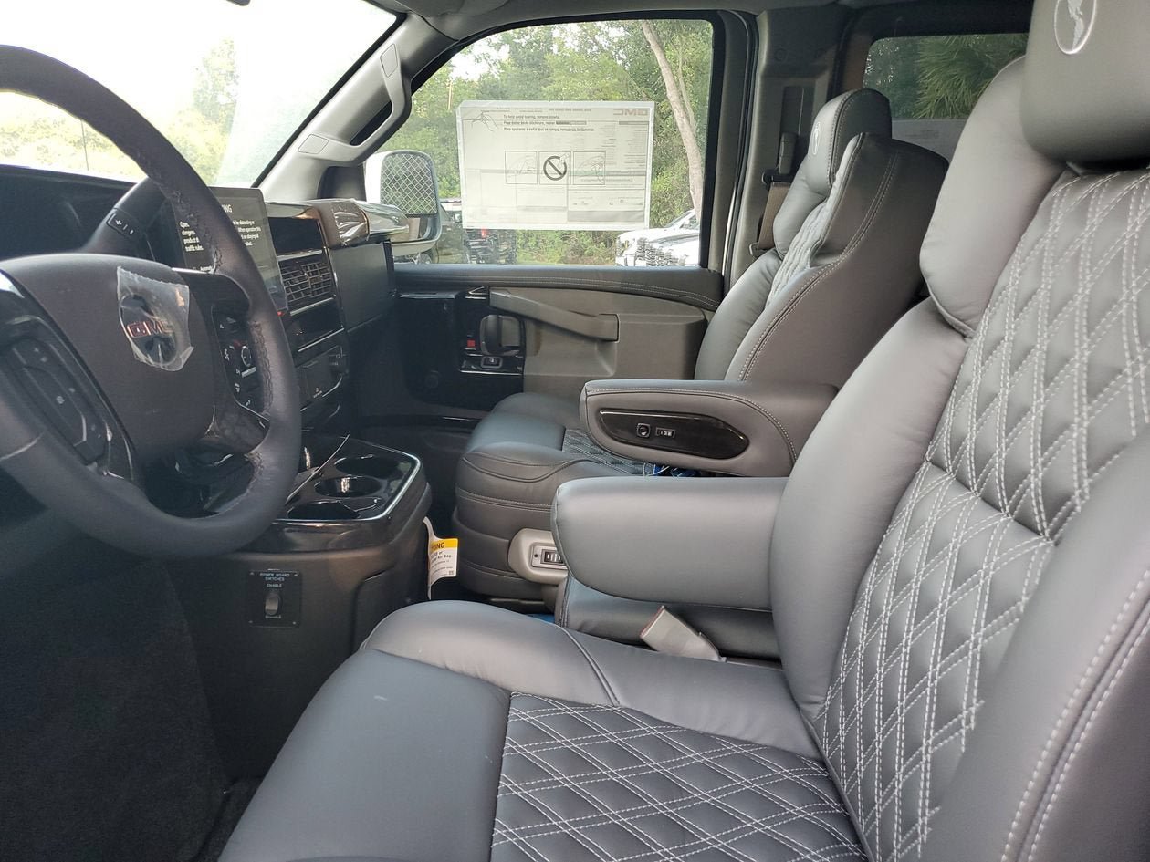 New 2026 GMC Savana 2500 w/ Driver Convenience Package RWD image 20