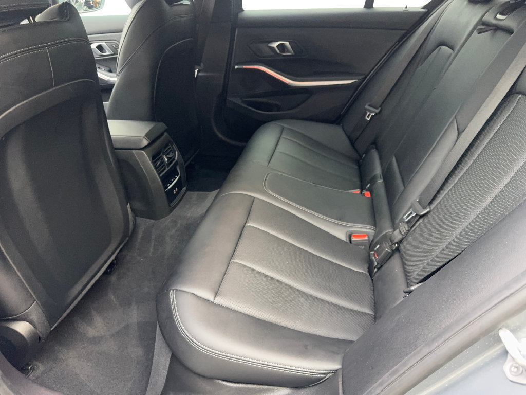 Used 2025 BMW 330i Sedan w/ Premium Package RWD image 35