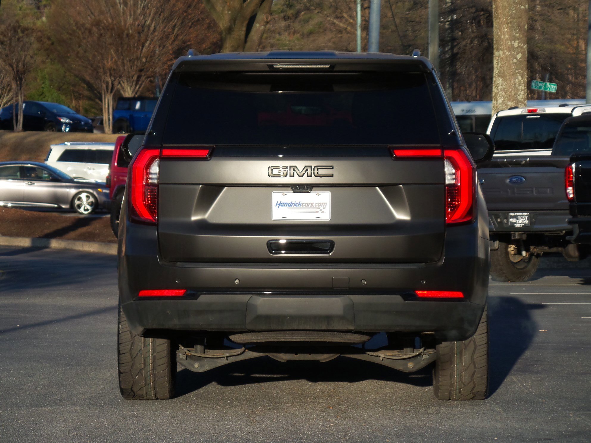 Used 2025 GMC Yukon Elevation image 25