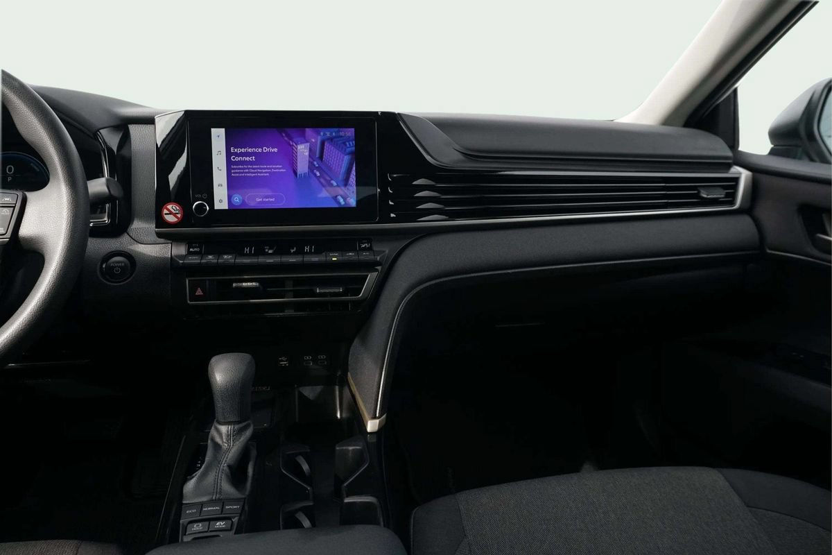 Used 2025 Toyota Camry LE FWD image 21