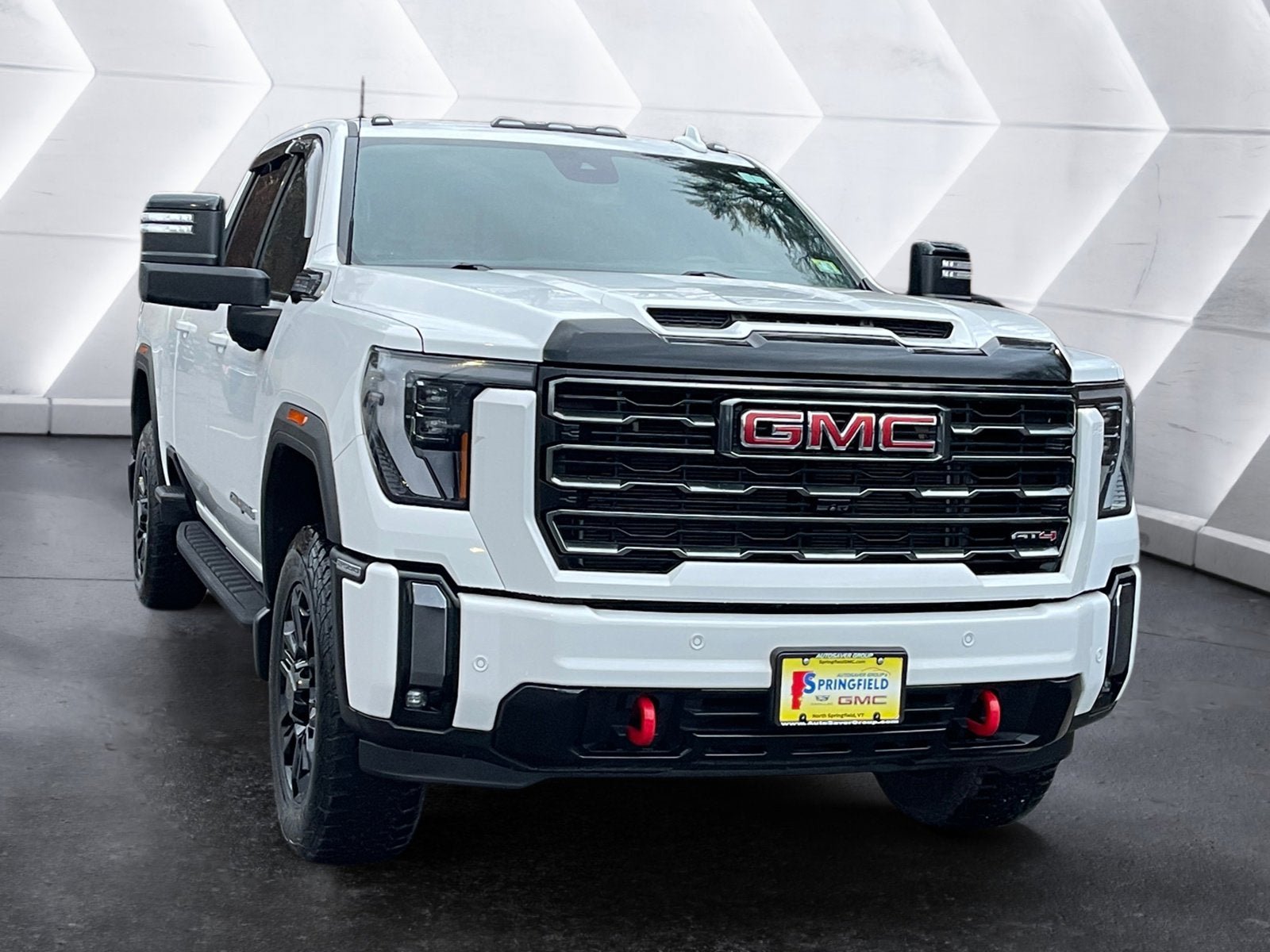 Used 2024 GMC Sierra 2500 AT4 w/ Technology Package AWD/4WD image 8