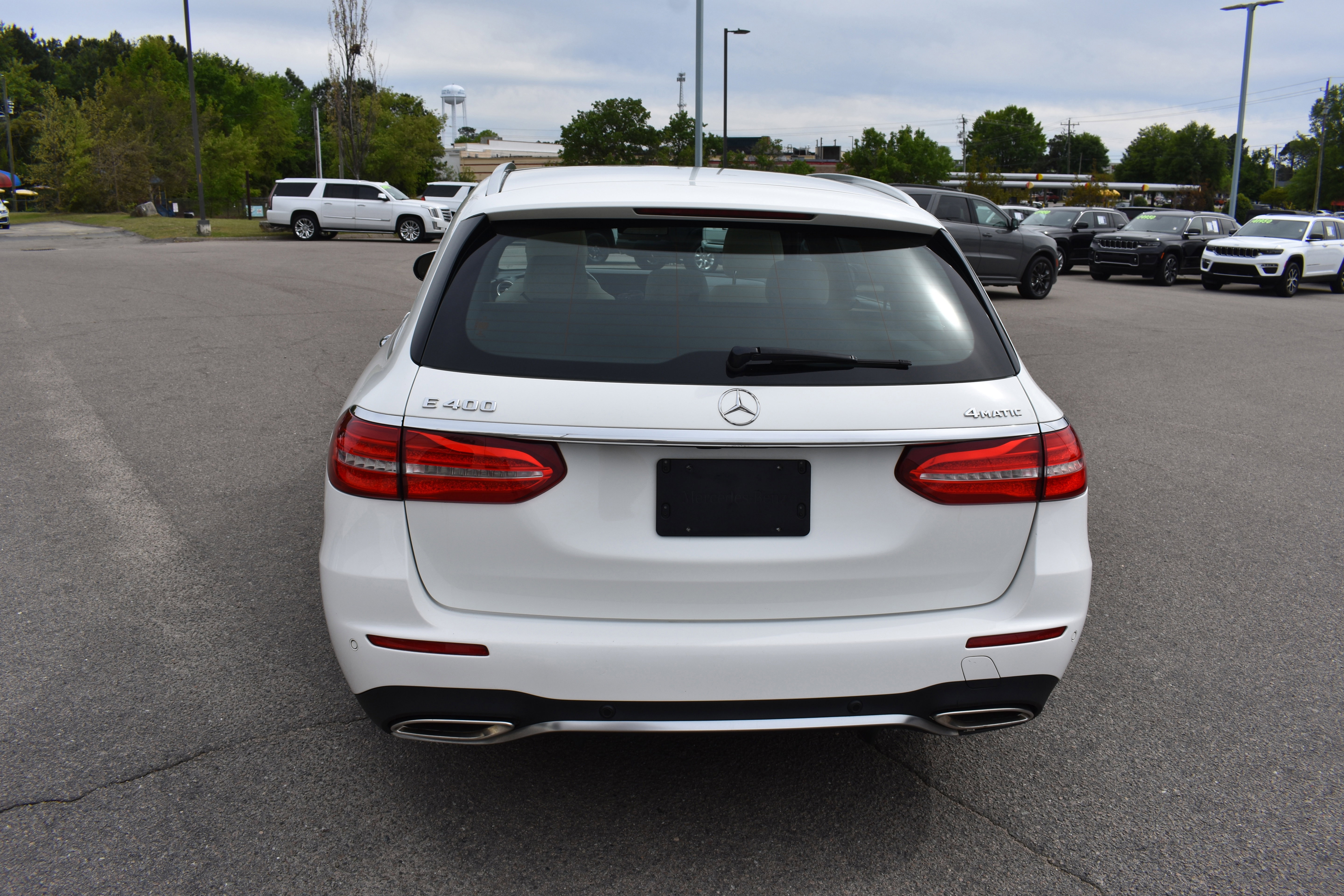 Used 2017 Mercedes-Benz E 400 4MATIC Wagon image 8
