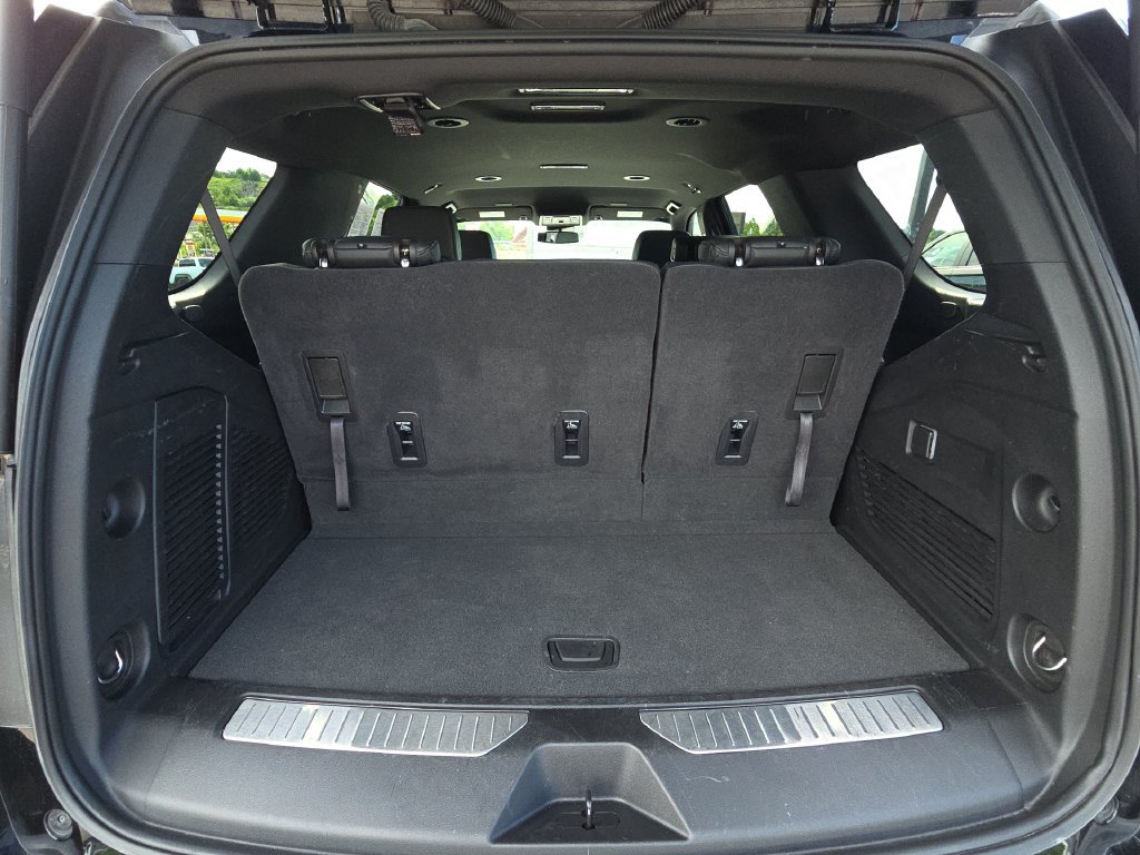 Used 2025 Chevrolet Tahoe Z71 AWD/4WD image 33