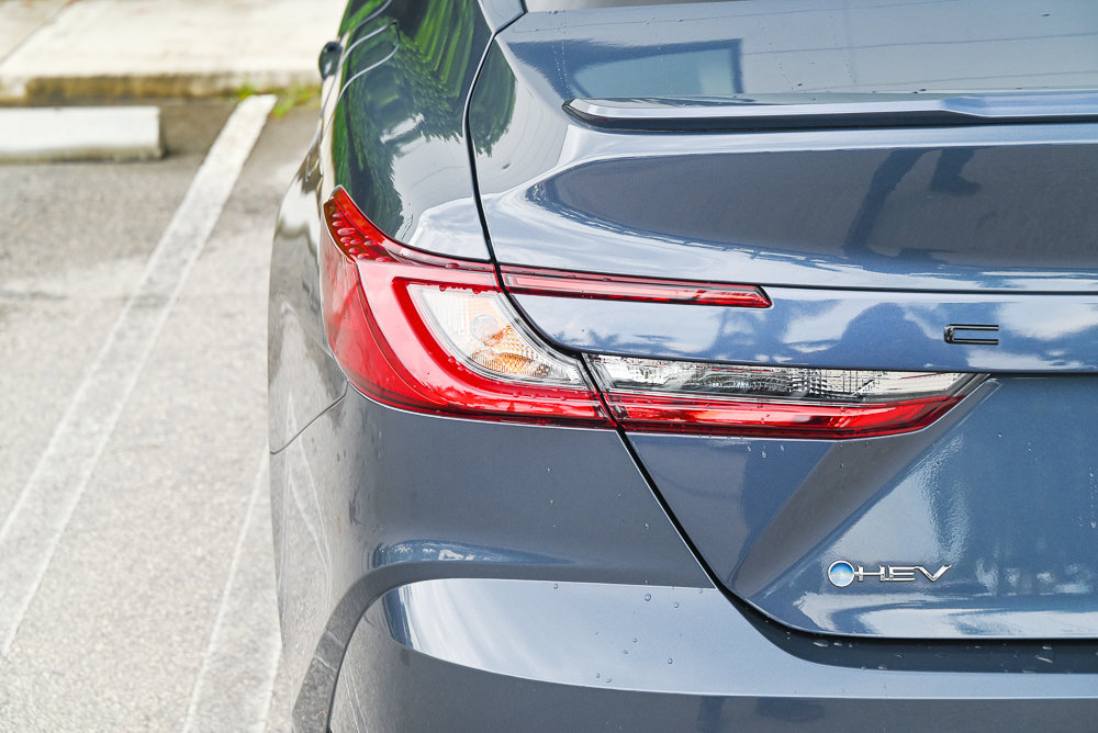Used 2026 Toyota Camry SE FWD image 9