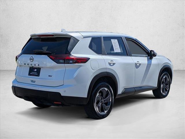 Used 2024 Nissan Rogue SV image 5