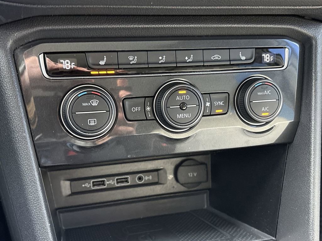Used 2020 Volkswagen Tiguan SE w/ Panoramic Sunroof Package image 19