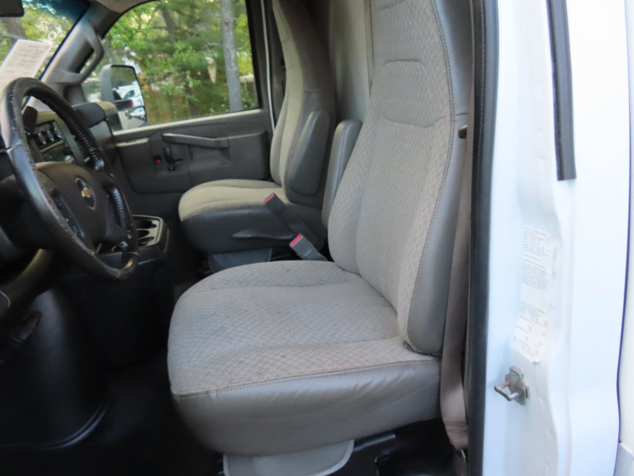 Used 2022 Chevrolet Express 3500 w/ Power Convenience Package RWD image 7