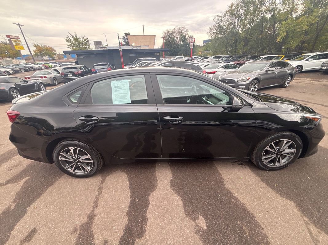 Used 2024 Kia Forte LXS w/ LXS Technology Package image 7