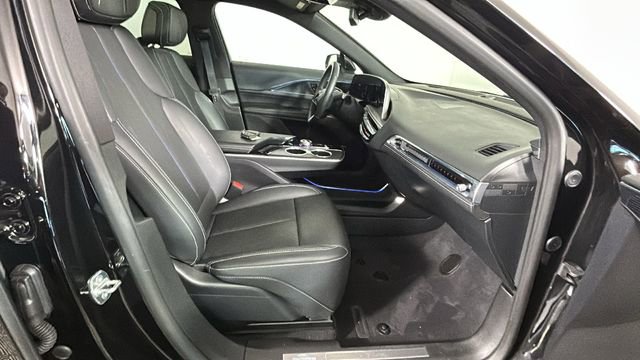 Used 2024 Cadillac Lyriq Luxury AWD/4WD image 30