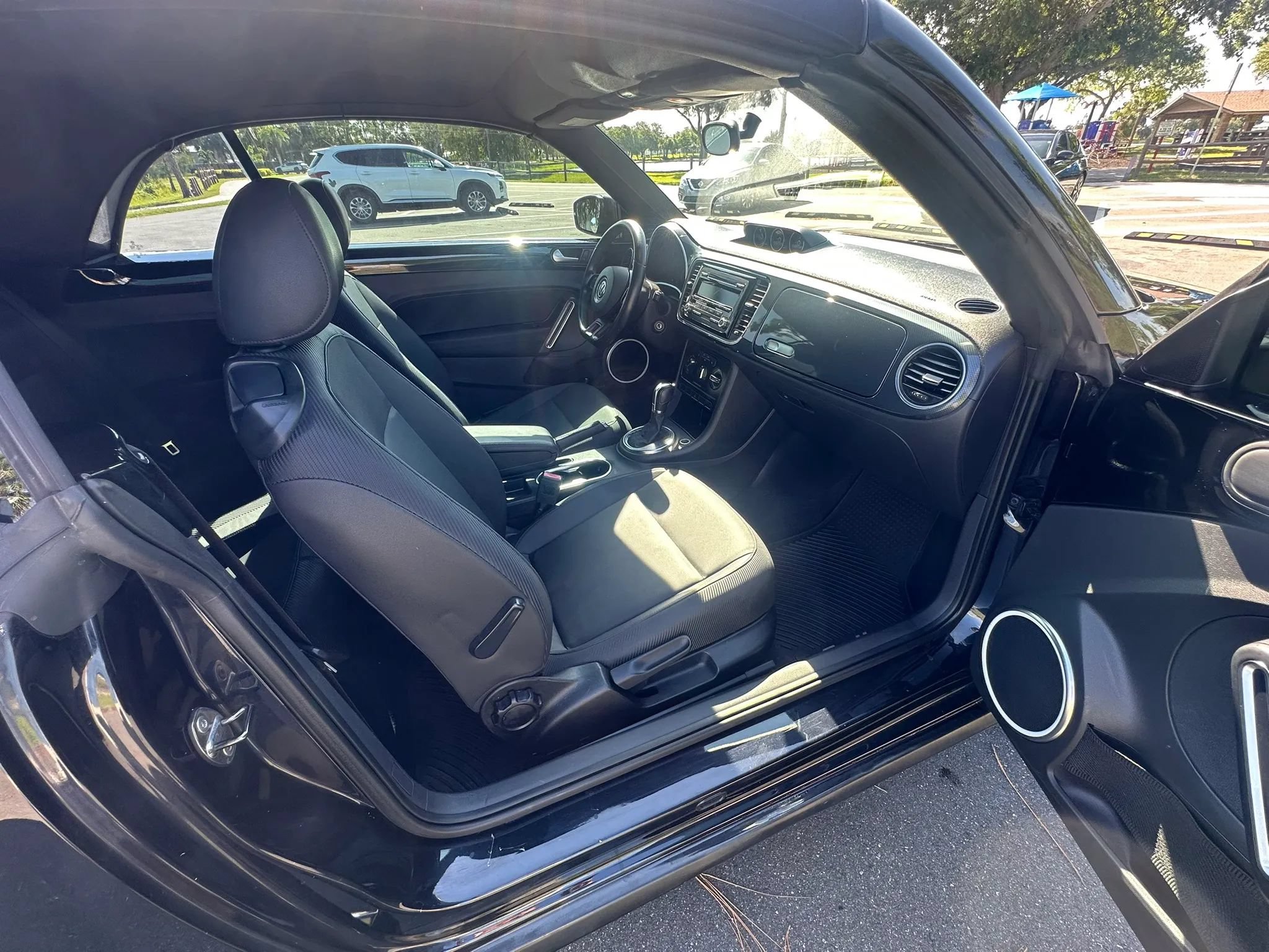 Used 2013 Volkswagen Beetle 2.0T FWD image 26