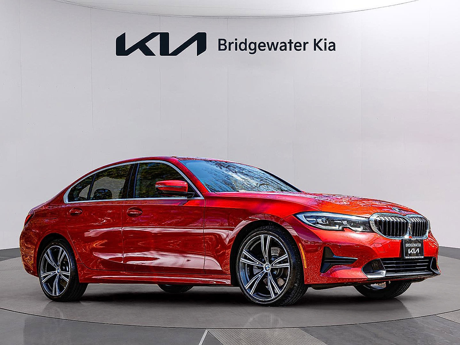 Used 2019 BMW 330i xDrive Sedan w/ Convenience Package AWD/4WD image 2